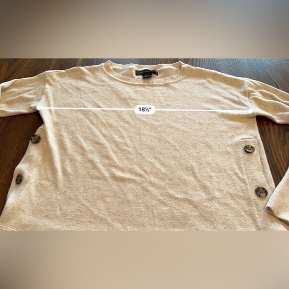 Tahari Tan Button Side Pullover Sweater Women’s XS EUC - Picture 11 of 12